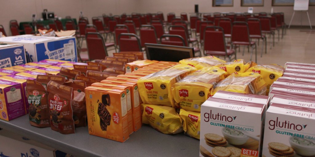 gobeyondhunger's tweet photo. Wednesday was our first distribution with allergy-free foods thanks to @MendHunger. 29 families received tasty food from @GlutinoFoods and @enjoylifefoods!! https://t.co/fKpOtoB26j