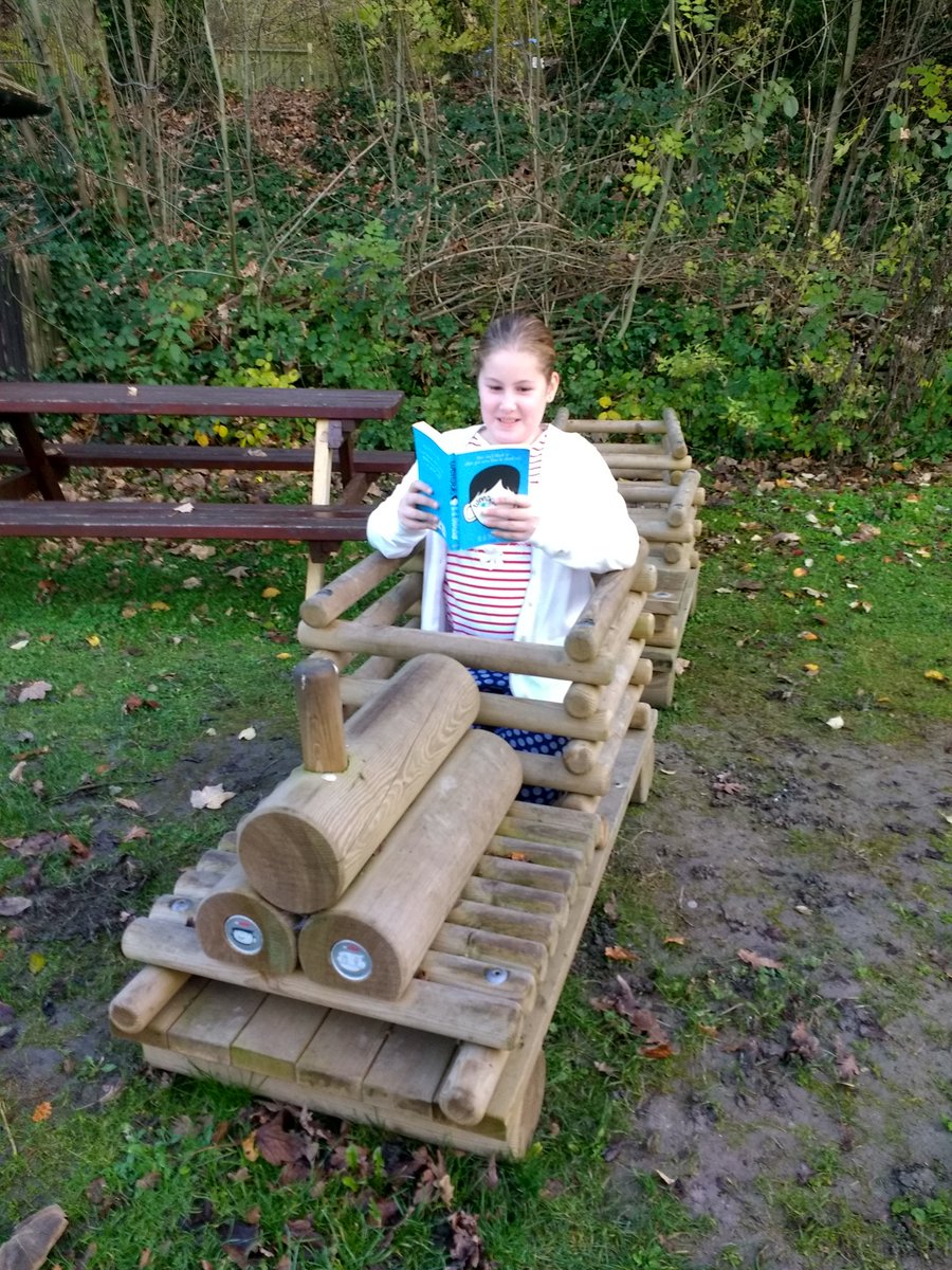 rmain78's tweet photo. #caughtreading #bookweek2017 Had to pop to work....Ella found some places to read @EastergateCe https://t.co/TQTeIGvseN