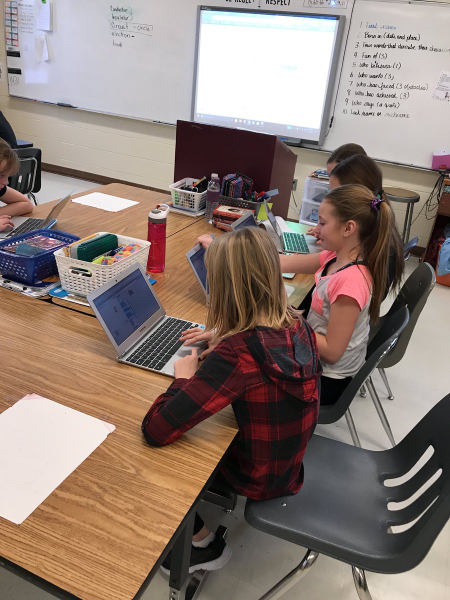 MmeKendrick's tweet photo. It’s a snow day for bus kids so we’re playing with @scratch instead of doing our Math test! #snowday #techyeah #loccsd #catholicedsk https://t.co/oELWGrhsrJ