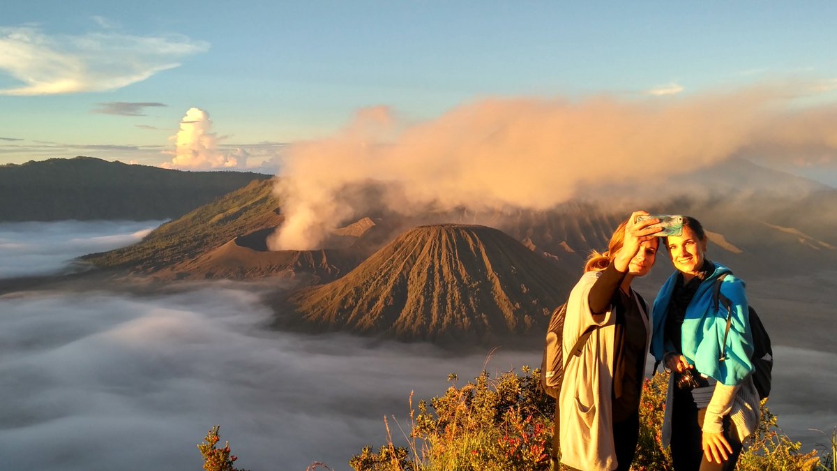 Java_advtrail's tweet photo. This is the most amazing #landscape in Mount Bromo, Indonesia. Take your chance to visit this #volcano once in your lifetime ๐ฎ๐ฉโค๏ธ๐๐ฝ๐ #travel #volcano #mountbromo #mountain #trekking #javaadventuretrail #tourist #tourism https://t.co/V3DTCURymu