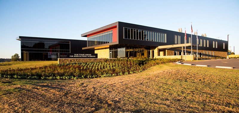 uarkbumpers's tweet photo. Don Tyson Center for Agricultural Sciences dedicated on Thursday; Tyson family makes additional contribution: https://t.co/6lFvWqCz6D #Agriculture #Food #Science #Research #Biology #NewLabSpace #AgScience #AgResearch #CareersThatMatter https://t.co/WhjVYPoBsL