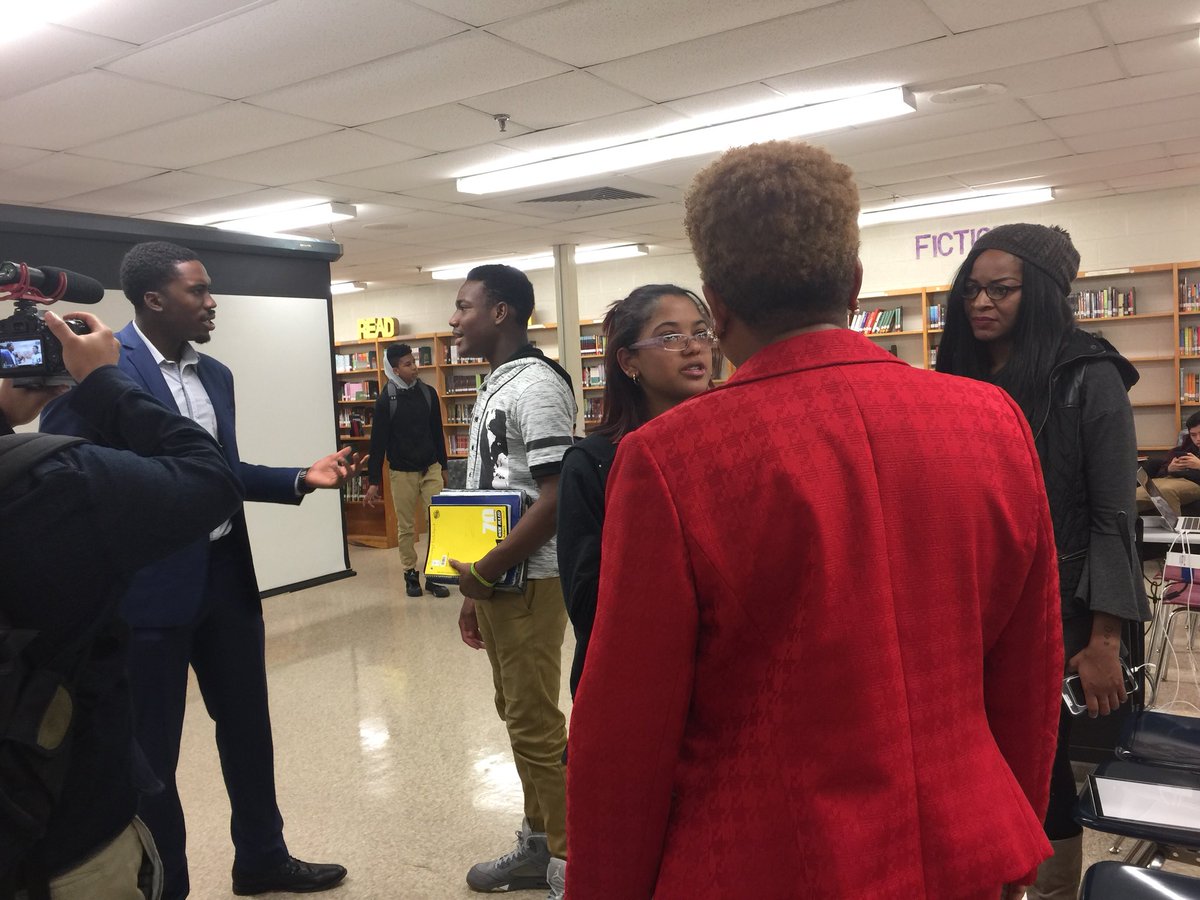 PHSshare's tweet photo. American Education Week #AEW2017 https://t.co/b7QZjd5lMq