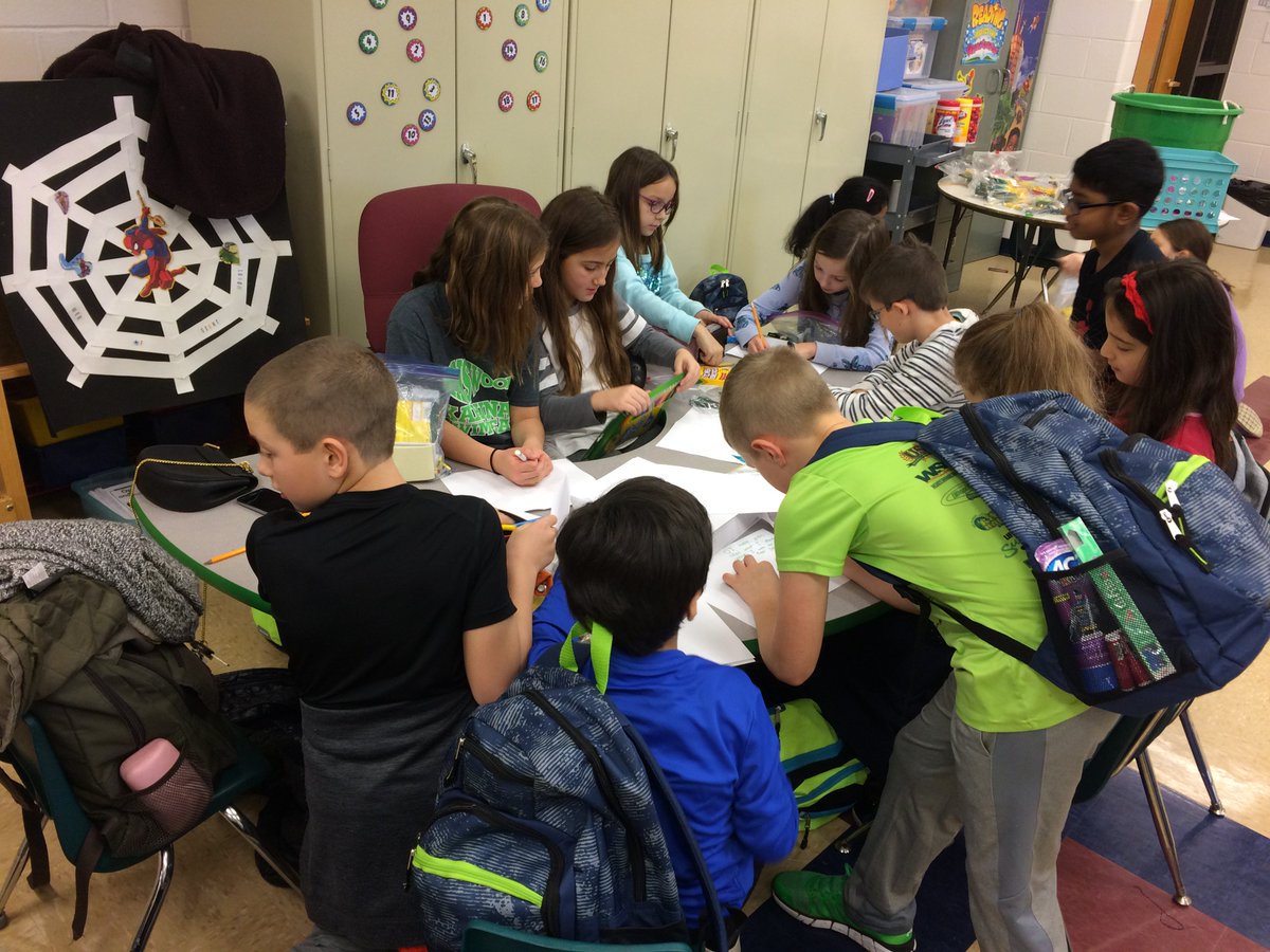 Cass63tweets's tweet photo. 4th grade service project at CES! Thank you to https://t.co/ZY0i4FAqPL and all students and staff who donated/packed supplies for the children of Chicago! https://t.co/nnRbzizMMH