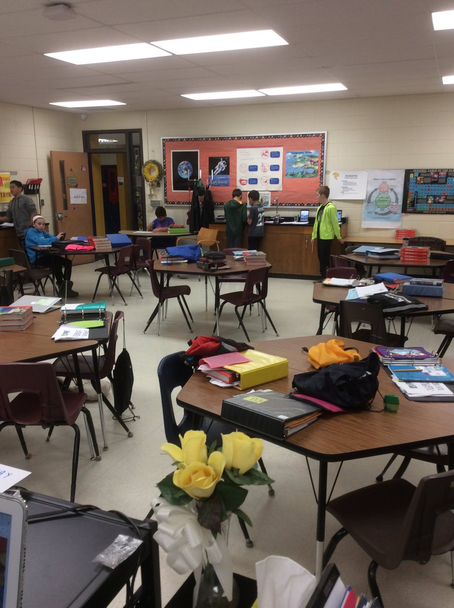 SandySramek's tweet photo. Students doing a gallery walk of each other's PSAs about renewable and non-renewable energy. #WhitnallPride https://t.co/FygwfXYGCJ