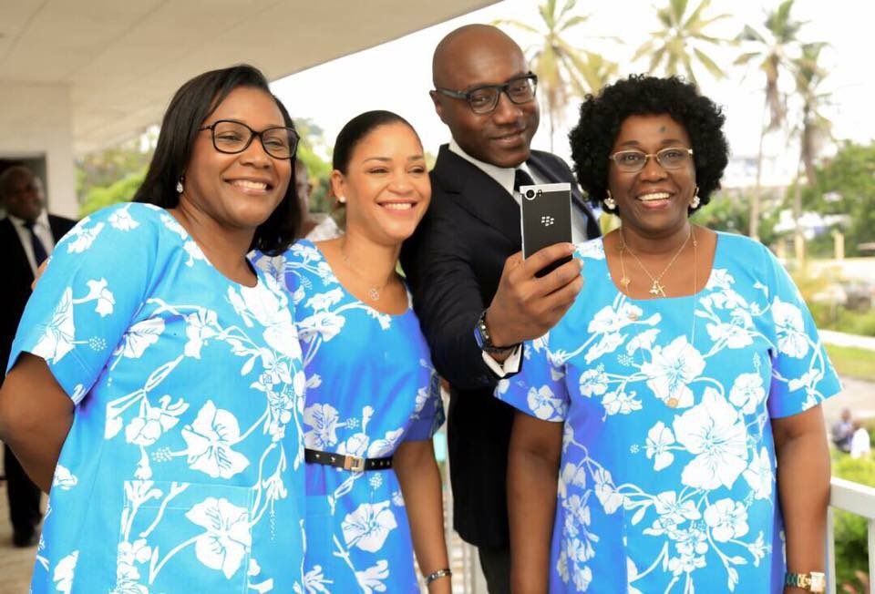 PerniceSandy's tweet photo. La tendance du Retour au lycée...#Immaculée #entreprenariat @SemaineMondiale @Petitpotogooue @biendimaganga #libreville #Gabon https://t.co/rStJAvOG5k