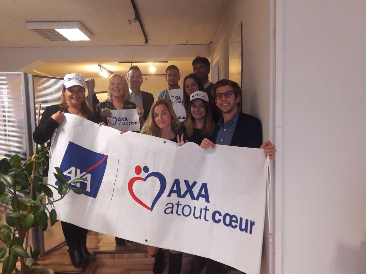 HortenseBozetti's tweet photo. #AXAAtoutCoeur #ONEAXA 
Chapitre 17/11/2017 Agence Axa BRUYANT
Clap&amp;fin #Sudest 
👍action : 1 new connexion MonAxa = 1€ reversé @CroixRouge https://t.co/K8YwpCbbmd