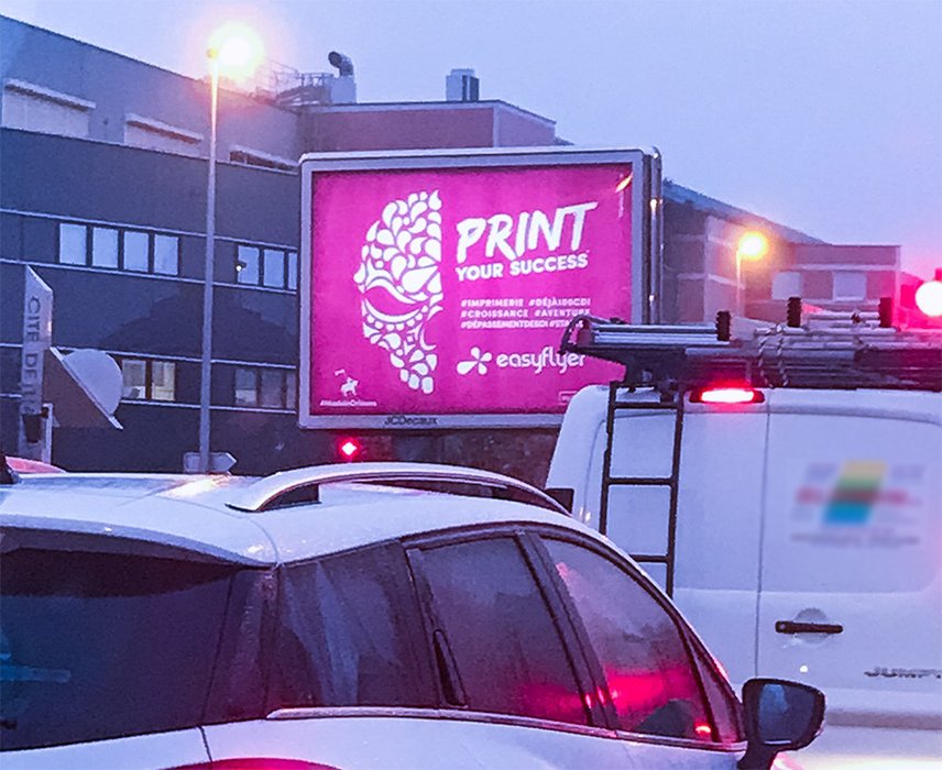 easyflyer's tweet image. Les têtes de morts stylisées des aventuriers @easyflyer envahissent les rues et les grands axes d'@OrleansMetropol &amp;gt;&amp;gt;&amp;gt; Tous les détails ici : easyflyer.life/2017/11/affich… #Affichage #Easyflyer #Aventure #Cimpress #Orléans #Croissance #FrenchTech