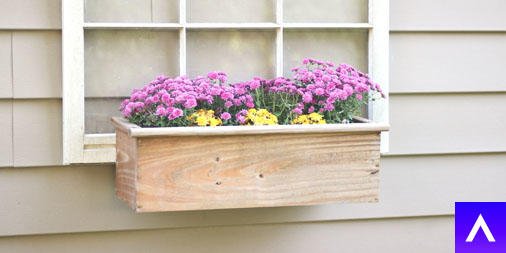 @ChelseaLWolf shows you how to give new life to something old—a wooden window and planter box: bit.ly/2hwiVp2. #DIY #exteriordesign