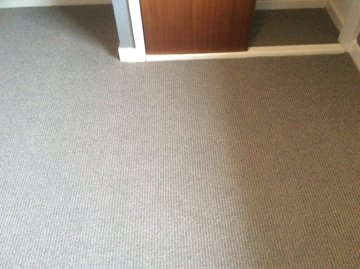 CarpetEmporium1's tweet photo. This #loopcarpet is hardwearing and offers a nice alternative to a #twistcarpet It adds texture to plain rooms too #LoveLiveLocal #SmallBusiness #interiors #carpetideas #carpet #texturedcarpet #heavydomesticcarpet https://t.co/wd1GwwV95n
