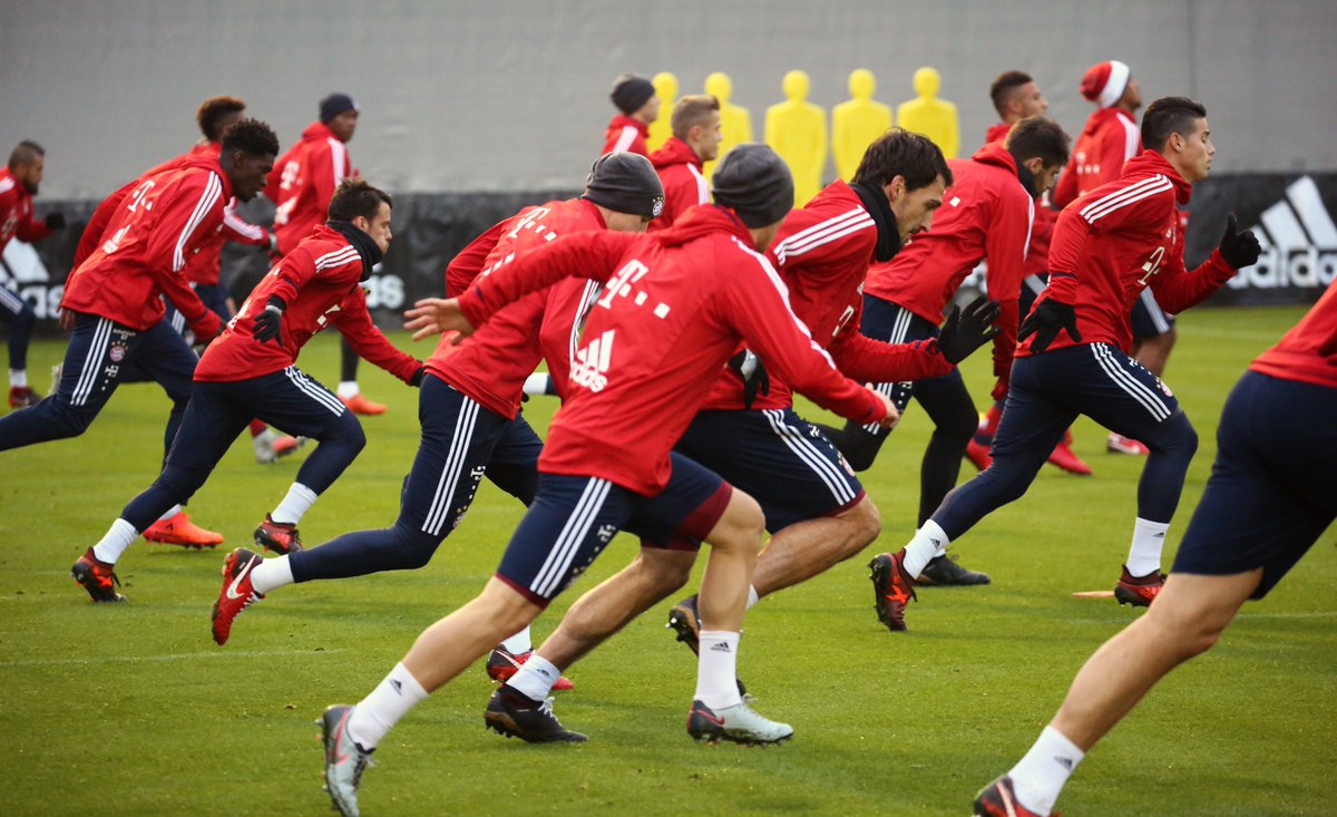 FCBayernEN's tweet photo. Full speed ahead to #FCBFCA! 🏃💨 #packmas https://t.co/k2JMRg3USD