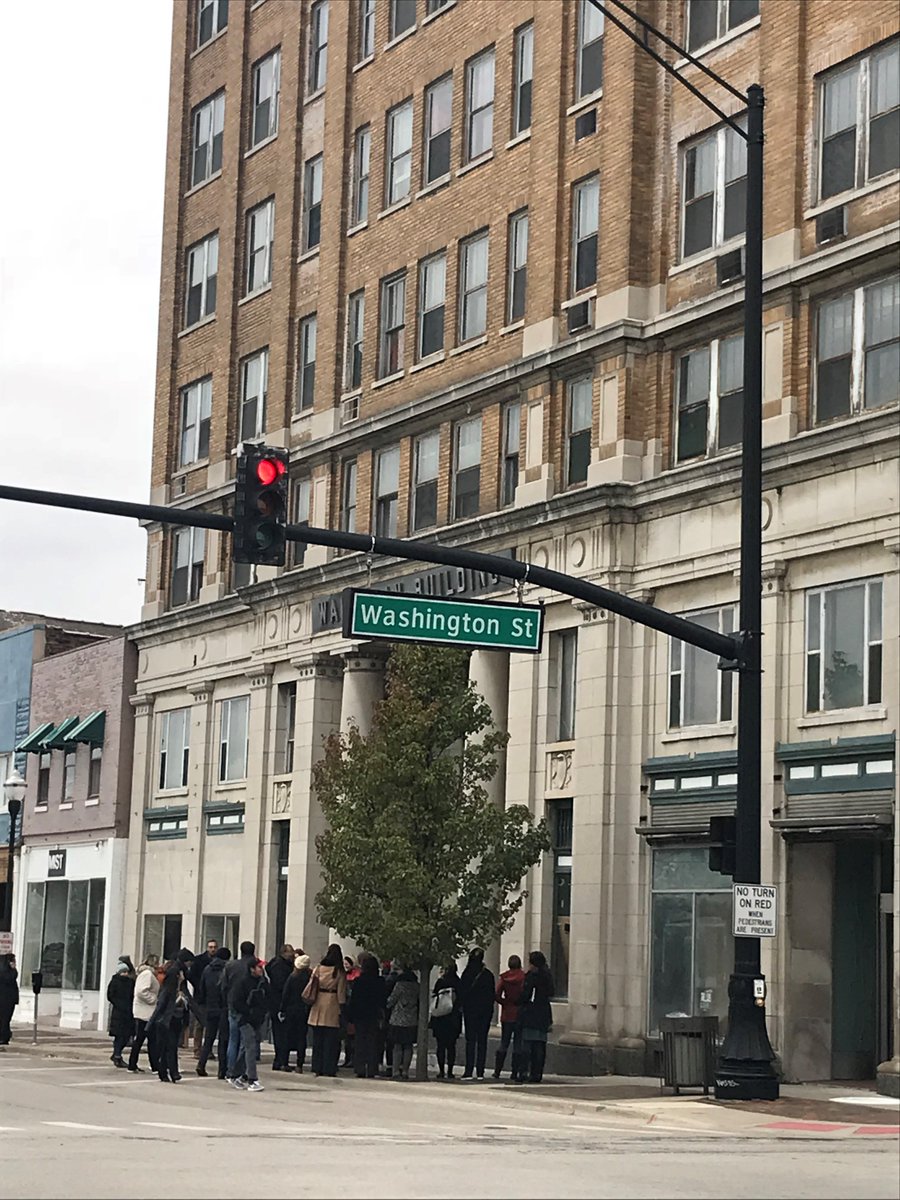 NatlMainStreet's tweet photo. #CTW2017 participants learning how to calculate the cost of an empty building in a downtown district. Thanks to @WaukeganMainSt for hosting yesterday's workshop. #MSAI https://t.co/mgOn1G4e8Q
