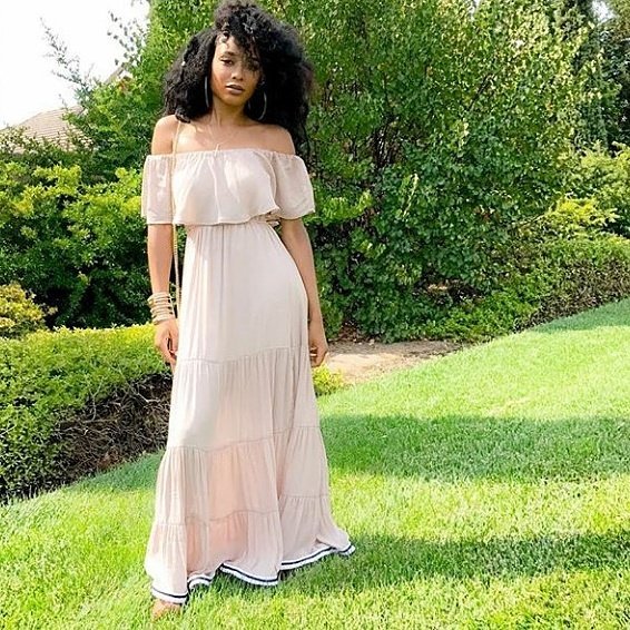 ARoyalCloset's tweet photo. A Modest Princess🌹
#blackwomen #israelitewomen #lawkeeper #black #queen #crownedempress #modestprincess #gorgeous #humble #mother #wife #change #growth #love #peace #Godfirst #amazing #dope #lit #shalom https://t.co/zdcQB1sKHI