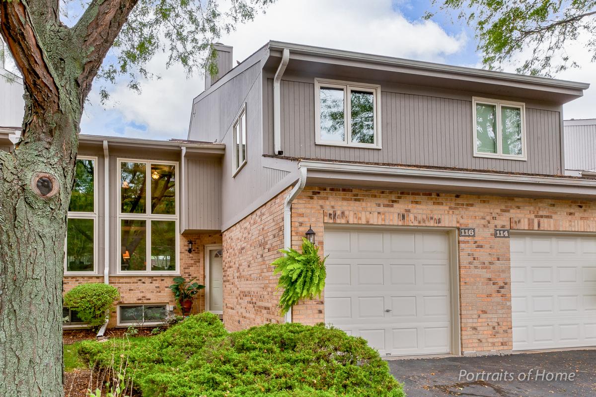 RogerTheFox's tweet photo. Just Listed in #GlenEllyn #IL. 22W116 Butterfield Road #6! Please retweet!  https://t.co/XNlFBuNADG https://t.co/ax3q2aFast