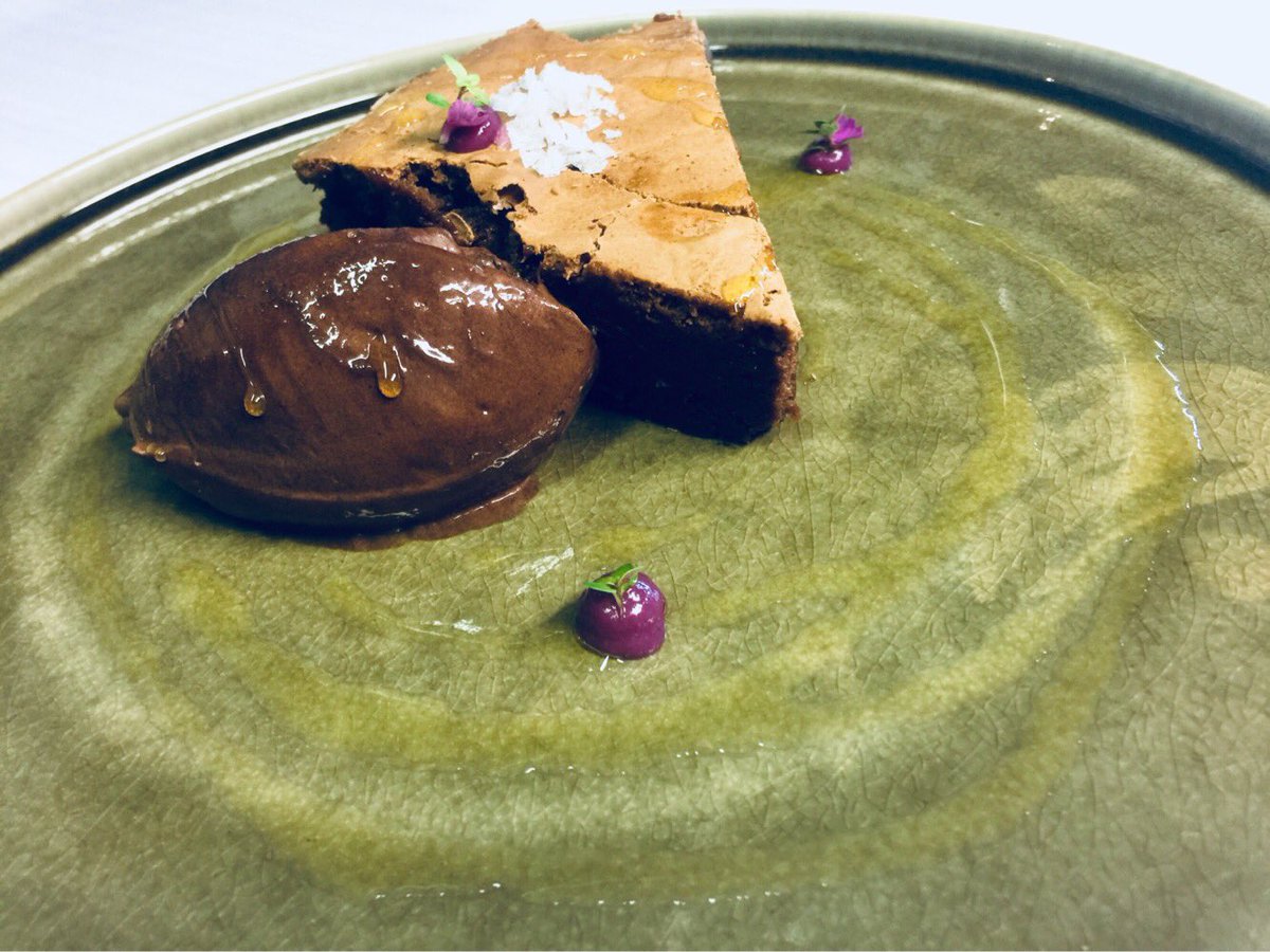 FvgViaDeiSapori's tweet photo. Tutto cioccolato con olio istriano e sale a scaglie #AlPonte #Chocofest2017 https://t.co/6t8aVpqtWA