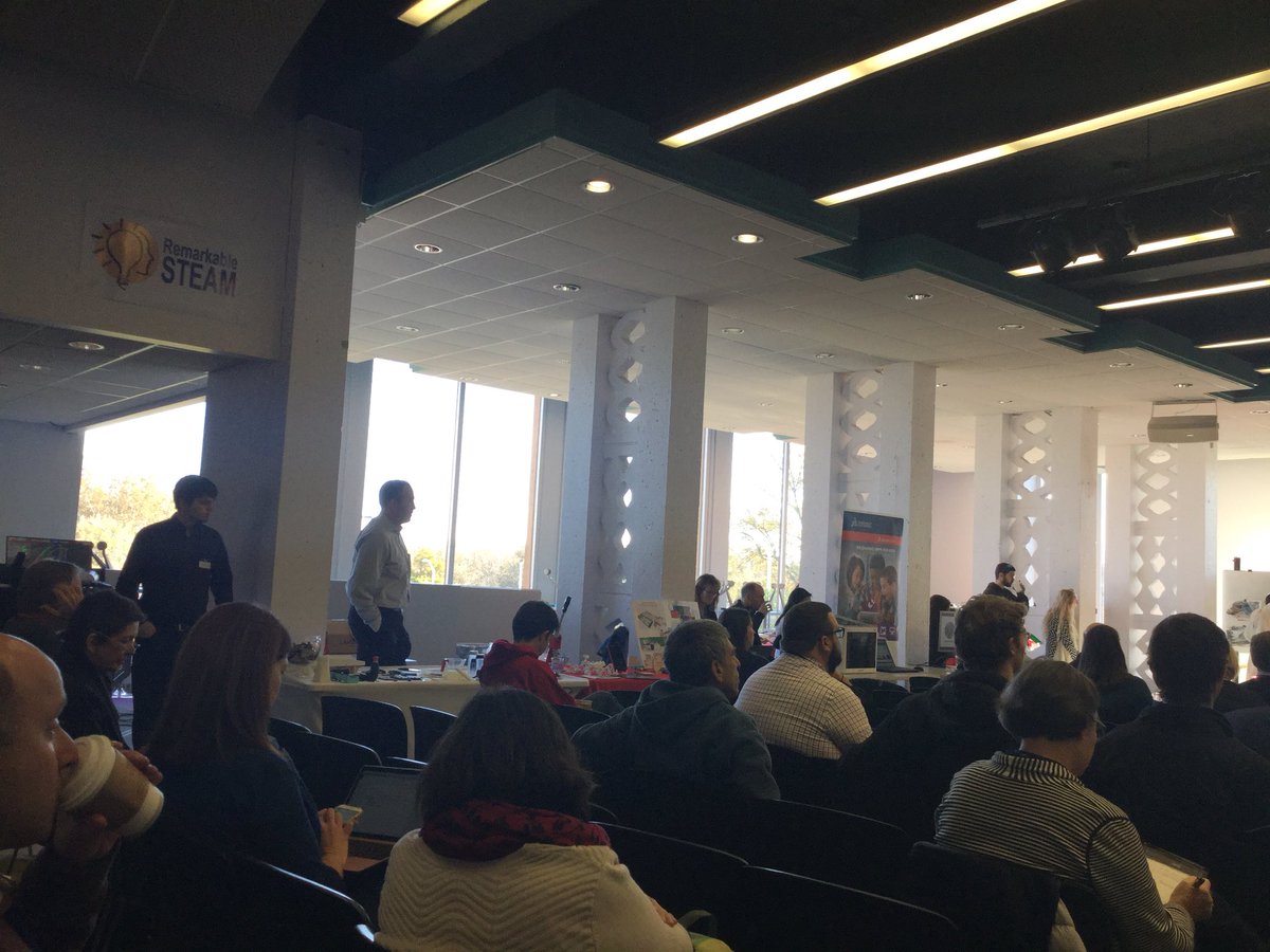 ManchCT_EconDev's tweet photo. Visiting the New England Maker Summit @UofHartford today #nems2017 https://t.co/23lMB5da5c