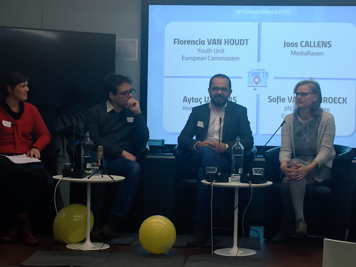 EurodeskFR's tweet photo. Comment toucher un maximum de jeunes et les sensibiliser à la mobilité européenne ? Dernière table ronde de la journée #timetomove2017 https://t.co/ftve52ySX2