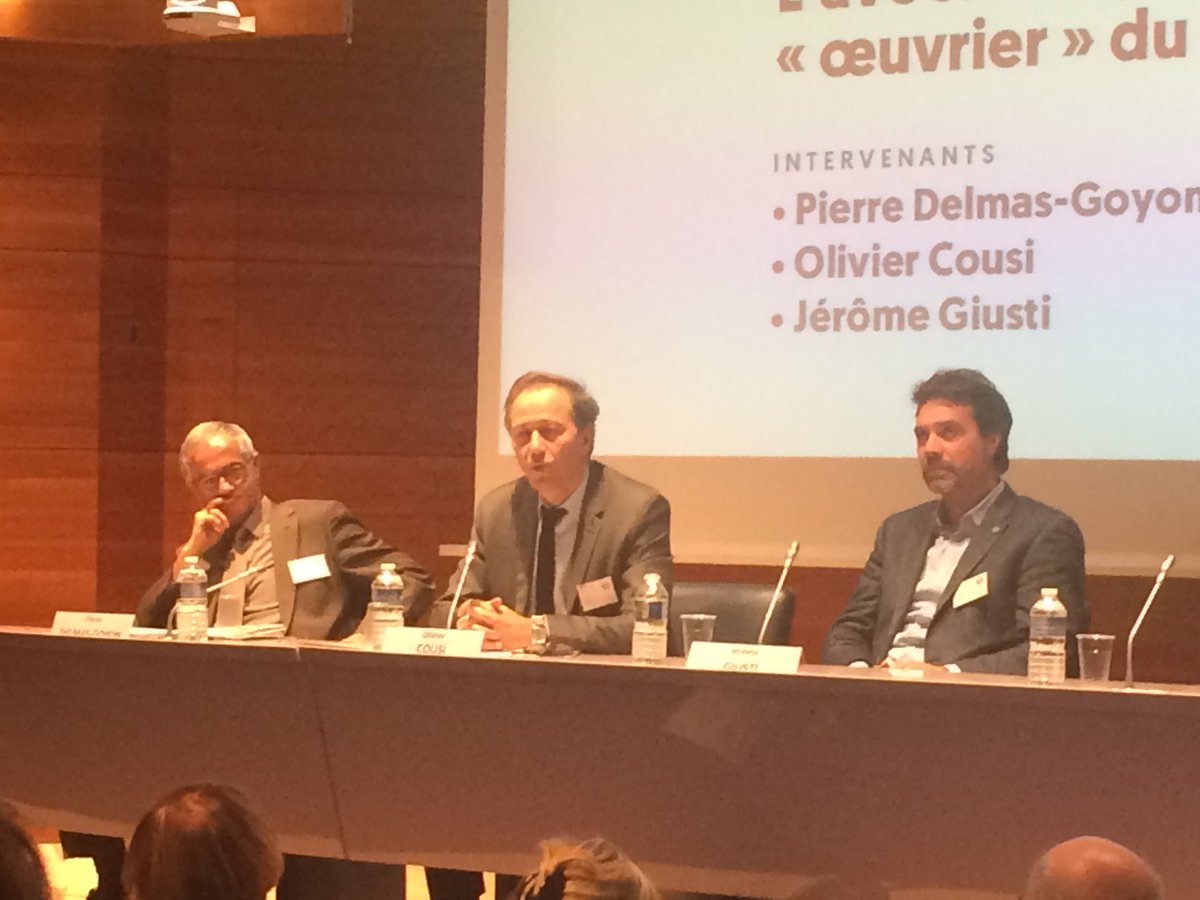 PLalere's tweet photo. Travailler en équipe pour trouver contractuellement une solution pérenne dans l’intérêt de tous, c’est ce qui fait le succès du droit collaboratif. Cela suppose de savoir écouter, négocier et manier des techniques particulières et de gestion des conflits. Merci @DtCollaboratif 👏 https://t.co/9SKtgTte7G