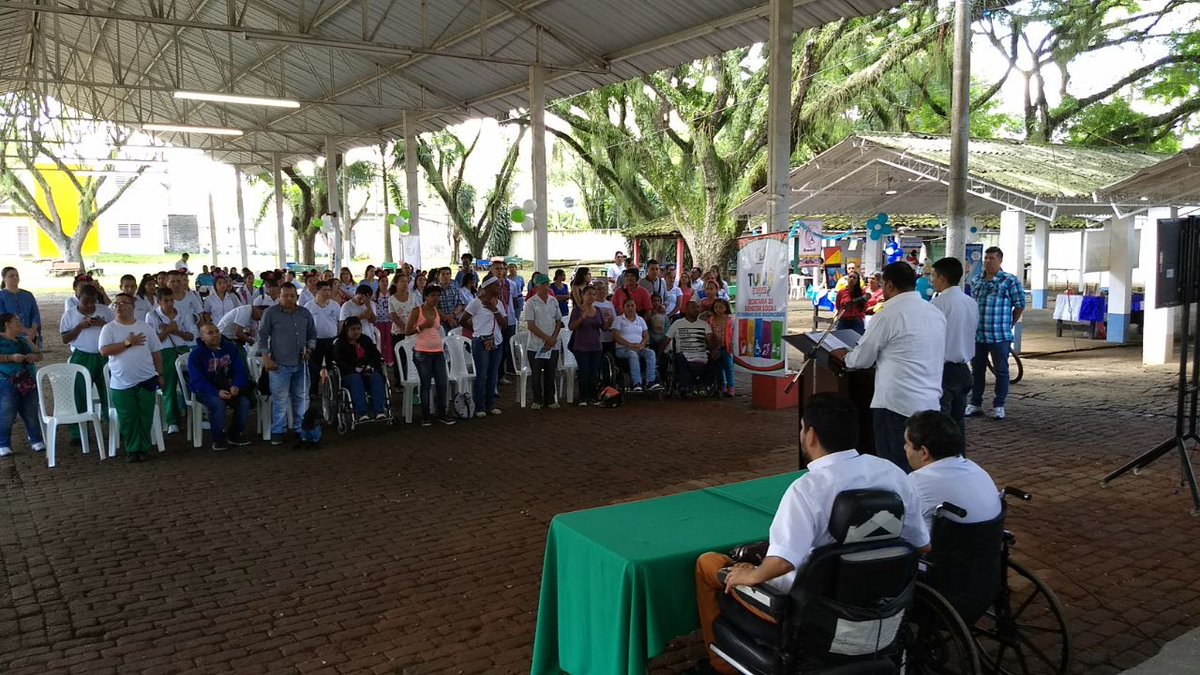 c_discapacidad's tweet photo. #17Nov2017 @jgparra03 #CoordinadorDiscapacidad @GobValle #TuluaValle #FeriaSinLimites #Emprendedores @AlcaldiaDeTulua @gustavovelezr https://t.co/8v8Y0IMpKo