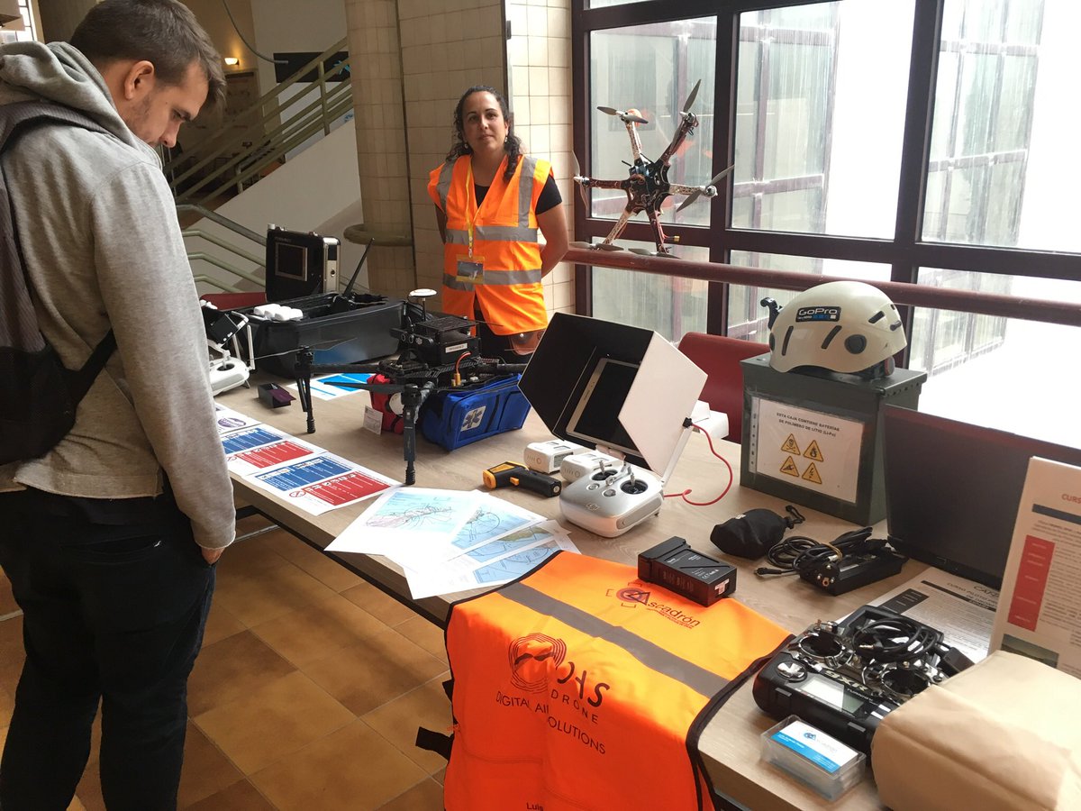 uavcanarias's tweet photo. Estamos en el stand de #ASCADRON #lovemergency https://t.co/dv9jBr7VLL