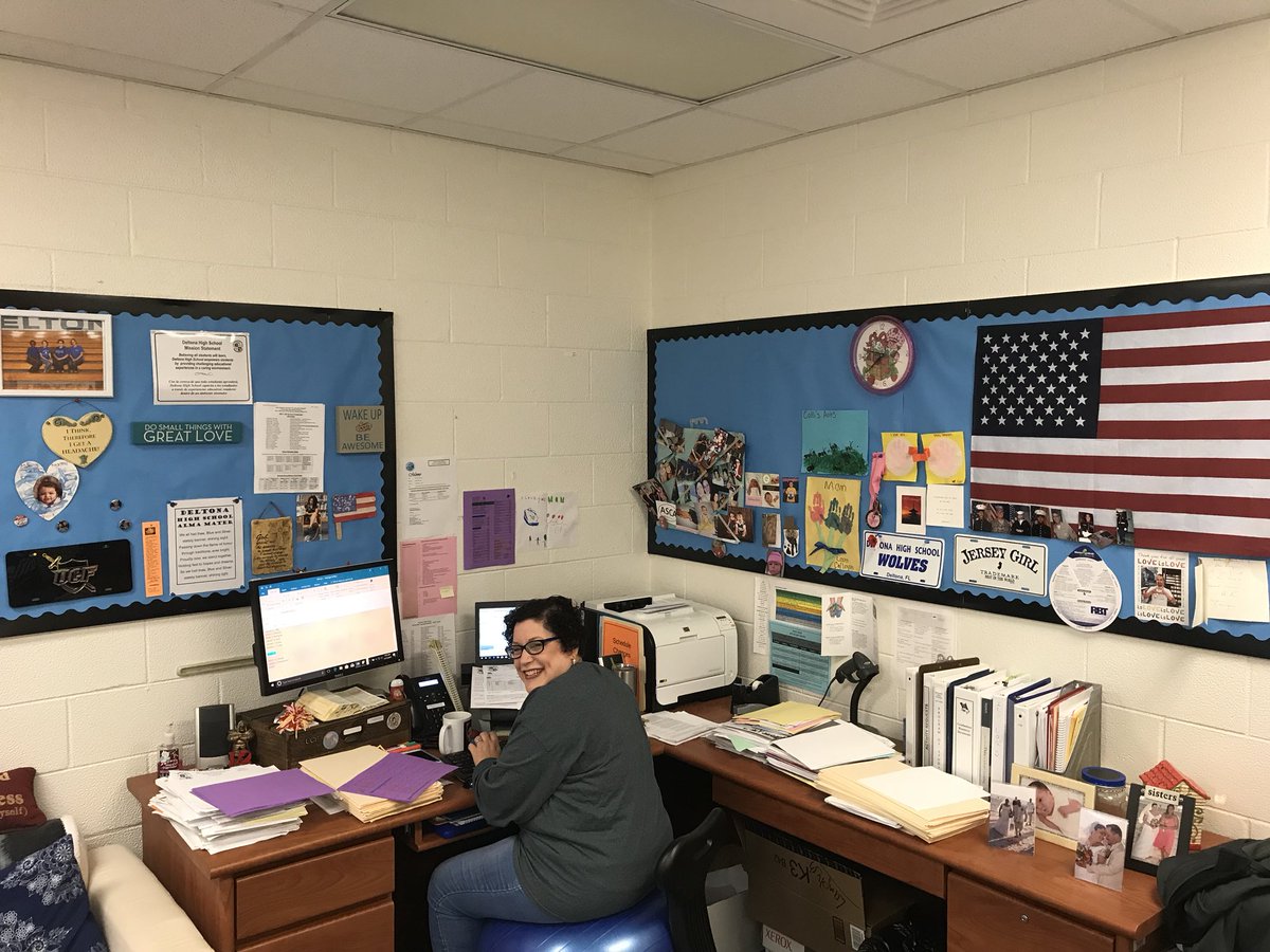 ky_cowan's tweet photo. Awesomeness at its best. Deltona HS guidance director has been nominated and recognized. You go girl... I mean Mrs. Lamplugh https://t.co/Hxeul2unuk