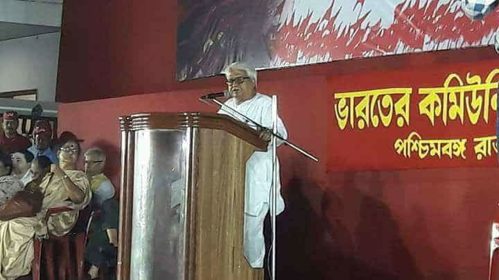 KbSundarmyth's tweet photo. #Secular India*#Brand West Bengal*#NovemberRevolution100
Along with CPIM GS Sitaram Yechury,CPIM Polit Bureau Member Biman Basu&Dr.Surjya Kanta Mishra also addressed the Mammoth Gathering at Uttirna Amphitheatre,Kolkata on the concluding Ceremony of November Revolution Centenary. https://t.co/ZCaNPISfqP
