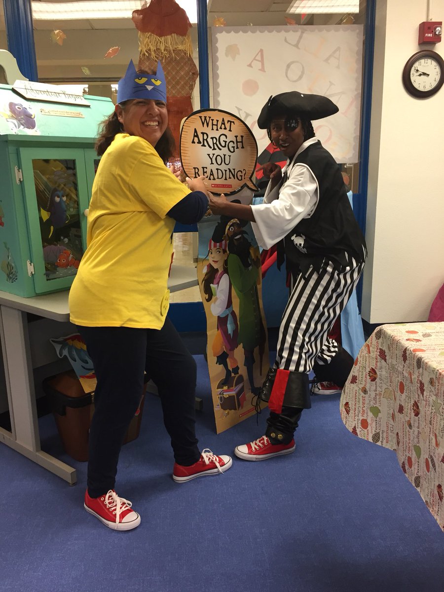 episdleelibrary's tweet photo. Kicking off RAD at Lee Elementary. Thank you readers! #iAmEPISD #episdlibaries #leelions https://t.co/9kFT8LU6Hm