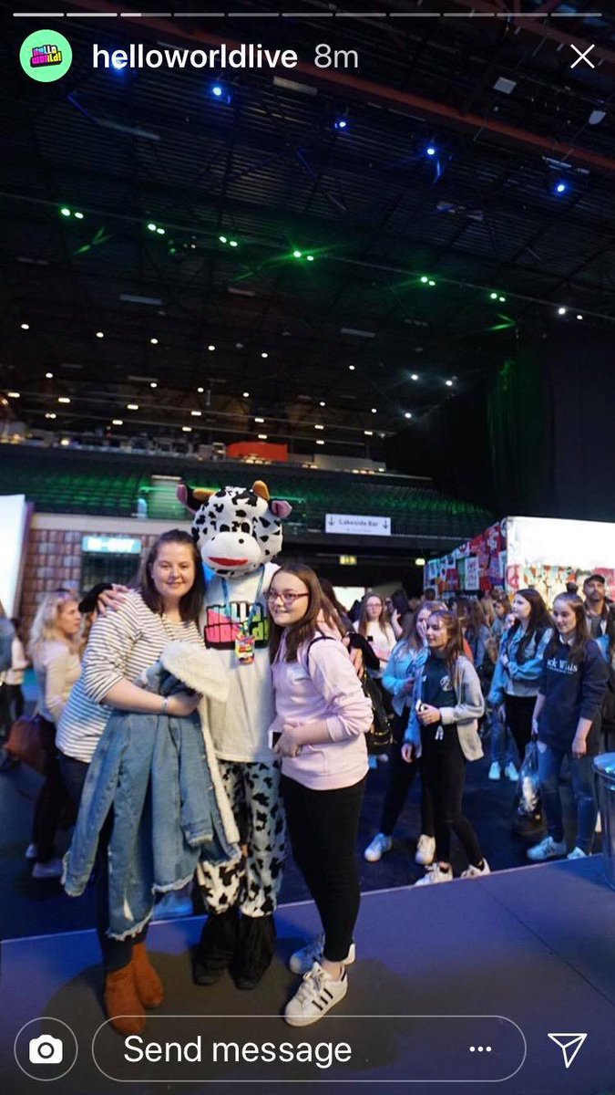Katie_May_x's tweet photo. On @Hello_WorldLive Instagram with @Partridgeellema and @Joe_Sugg!!💖 https://t.co/yCxv3g5ZoV