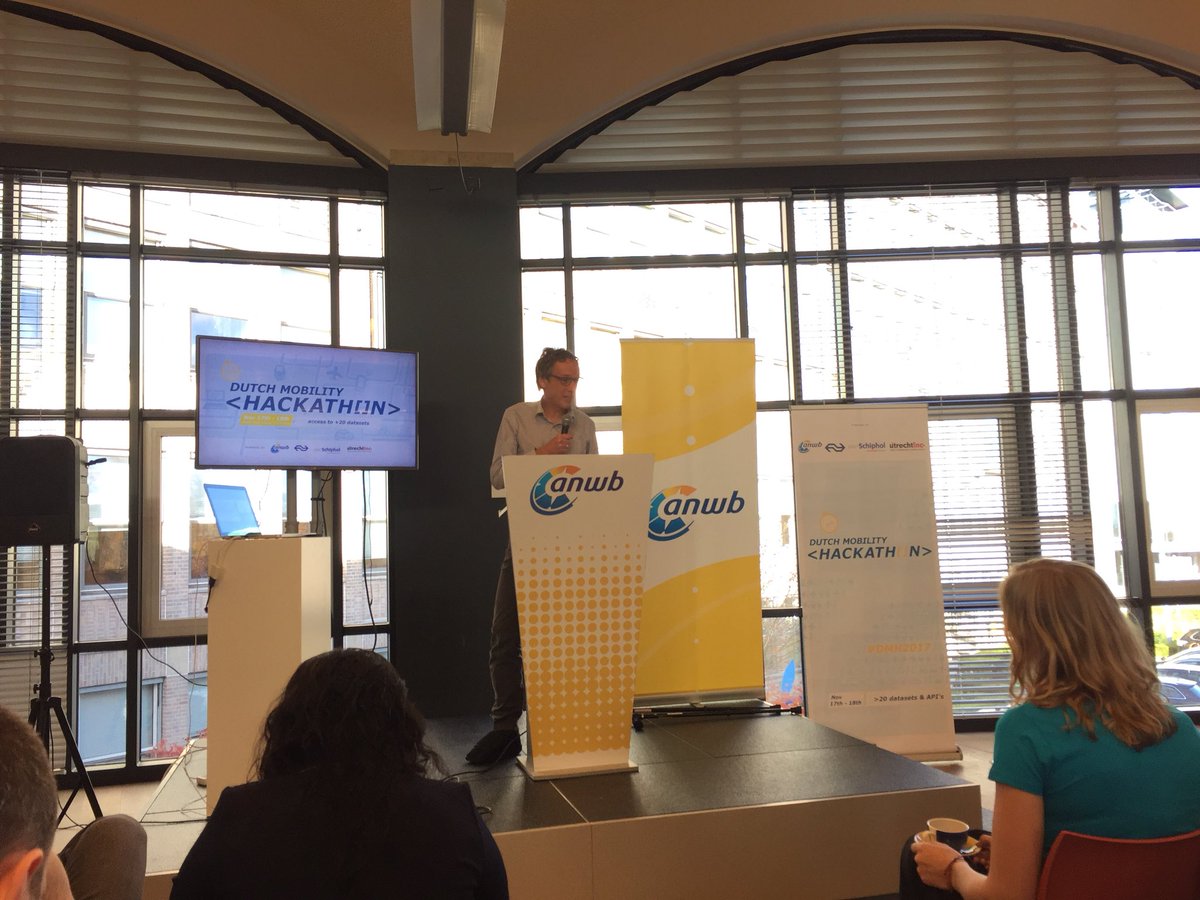Opening of Dutch Mobility Hackathon by #ANWB CIO @Teun997 Teun van der Vorm. #DMH2017 <a href="/ANWB/">anwb</a> <a href="/NS_online/">NS online</a>