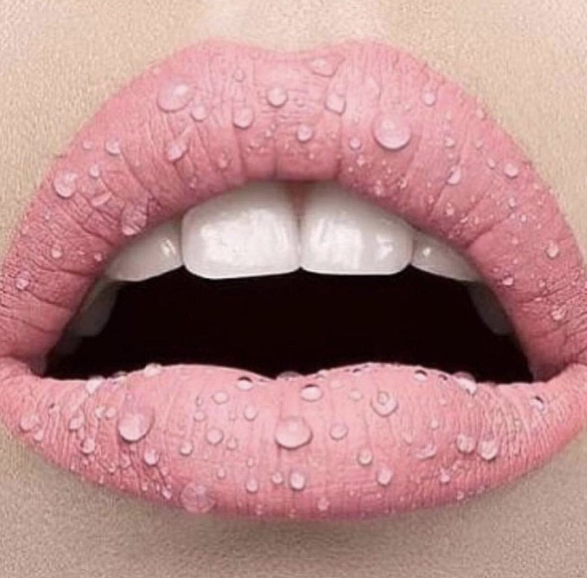 fbabatsikos's tweet photo. Hydration 💦 is important for your dental health 
Proper hydration &amp; good dental health are strongly connected👄 #torontodentist #water #dentist #smile #topchoiceawards #teeth #hygieist #cavityfree #lawrencewestdental #womeninbiz #Customerservice #AboveAndBeyond https://t.co/LVN0z0eohs