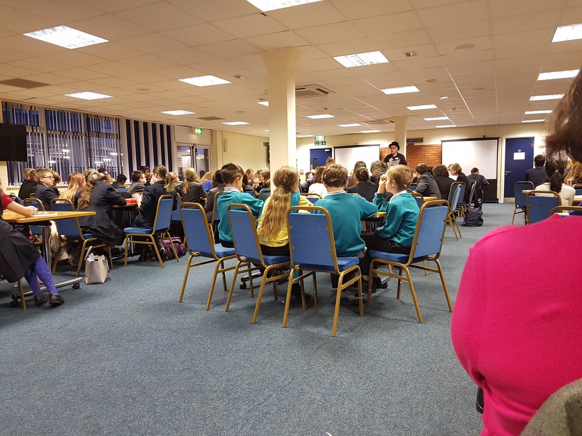 Ilovebooks tweet media