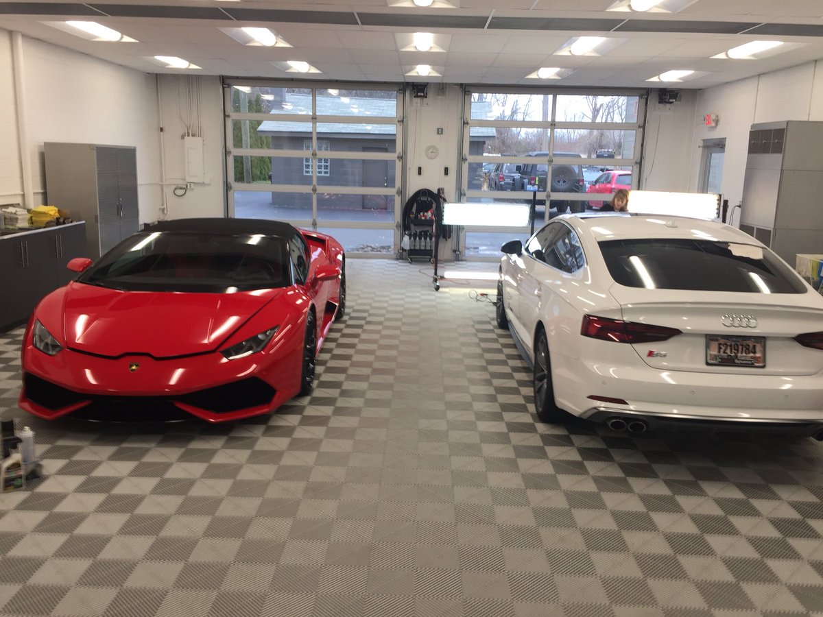 clearautobrami's tweet photo. Another day, another #Lamborghini I love my job! #protectyourpaint #norockchips #clearbra #clearautobra #rockchipshappen https://t.co/vWmxpNdG96