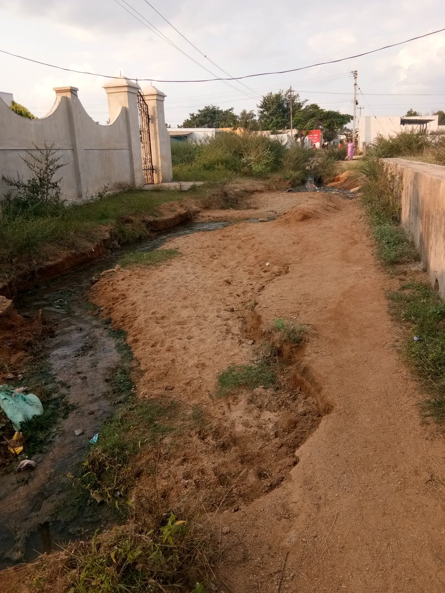 JamesonBenaiah's tweet photo. @zcwz_ghmc We are lossing our soil mam. Drainage is left out,  no road for us to walk. We are facing lot of problems. Ranga reddy KAPRA vampuguda. Land mark : Opp. VIP godown . My number 8500932551 https://t.co/jeo5OmTgTM