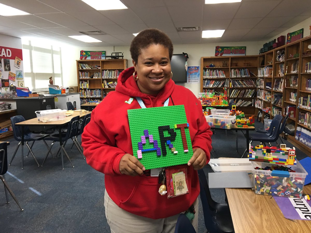 JBCaryLibrary's tweet image. THE ArtTeacher! Playing with the MakerSpace Legos! #carysoars#HCS#Title1#everyonewantstoplay