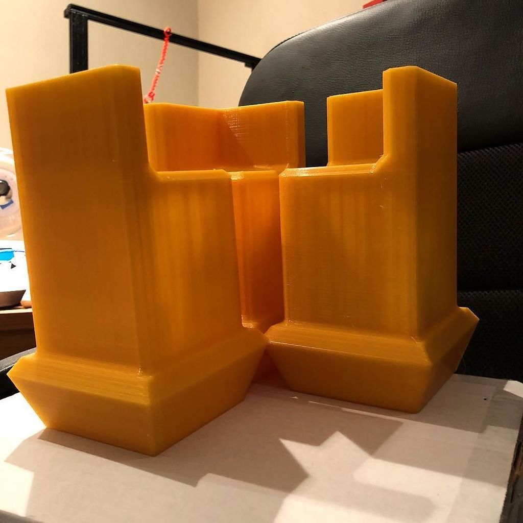 makerhacks's tweet photo. 3 of 4 stand legs made with Craftbot XL #practical3dprint #makerhacks #3dprinting https://t.co/sE8VyIeykU https://t.co/M8AUscqhuk