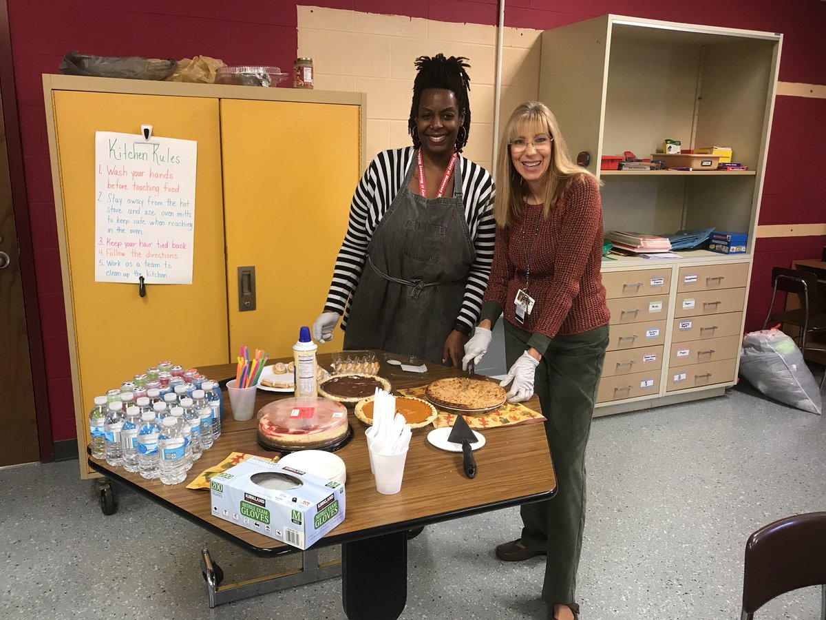 KarenHessLCSWC's tweet photo. #MoMSlearningforlifeGivesThanks 
#StaffStudentLuncheon https://t.co/NT0IlHSwIJ