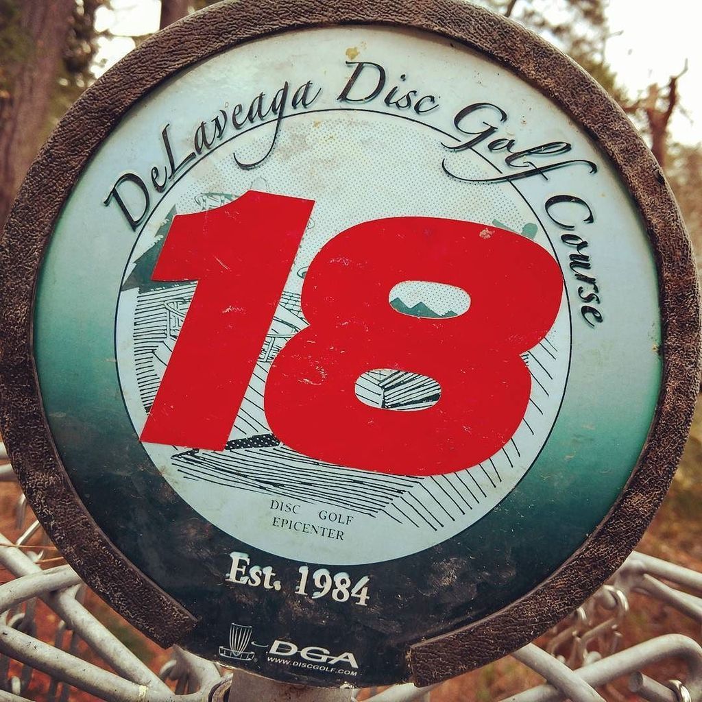 runningonreefer's tweet photo. Delaveaga Disc Golf. "18 holes? Yer not done, yet!" This world renowned 27 hole #DiscGolf course is open sunrise to sunset 7 days a week. Right in our very back yard!

#ActivatedAthlete #RunningOnReefer #CannabisKeepsMeActive #GolfingOnReefer #JustLikeOl… https://t.co/gAfPwQ0tze https://t.co/Z8Apa9LPb4