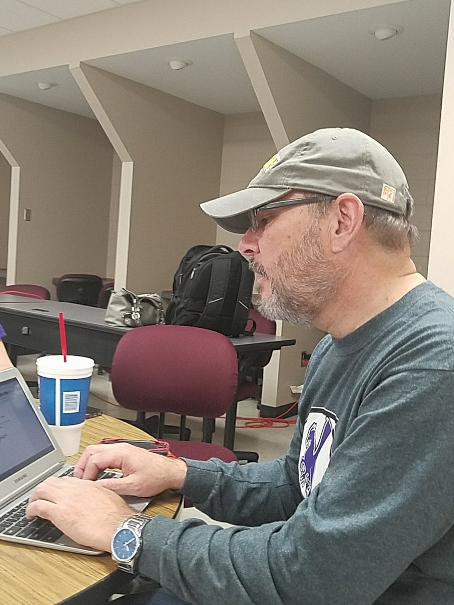 naternieder's tweet photo. The man, the myth, the legend!! #mrproductivity in his natural habitat!! @ldavis250 #datechies250 https://t.co/0mo9gdsf0p
