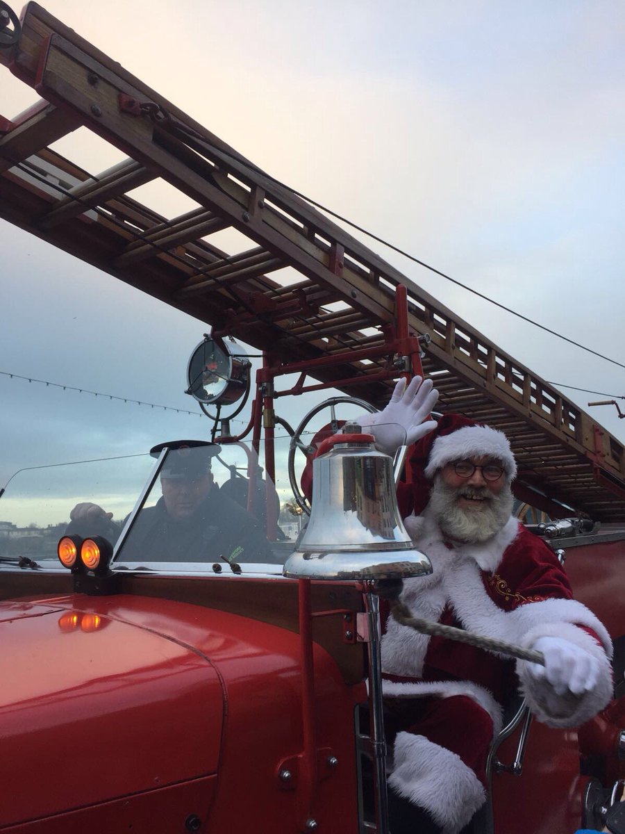 Winterval_WAT's tweet photo. SANTA HAS ARRIVED!! #Winterval2017 https://t.co/vPGPT0bCwn