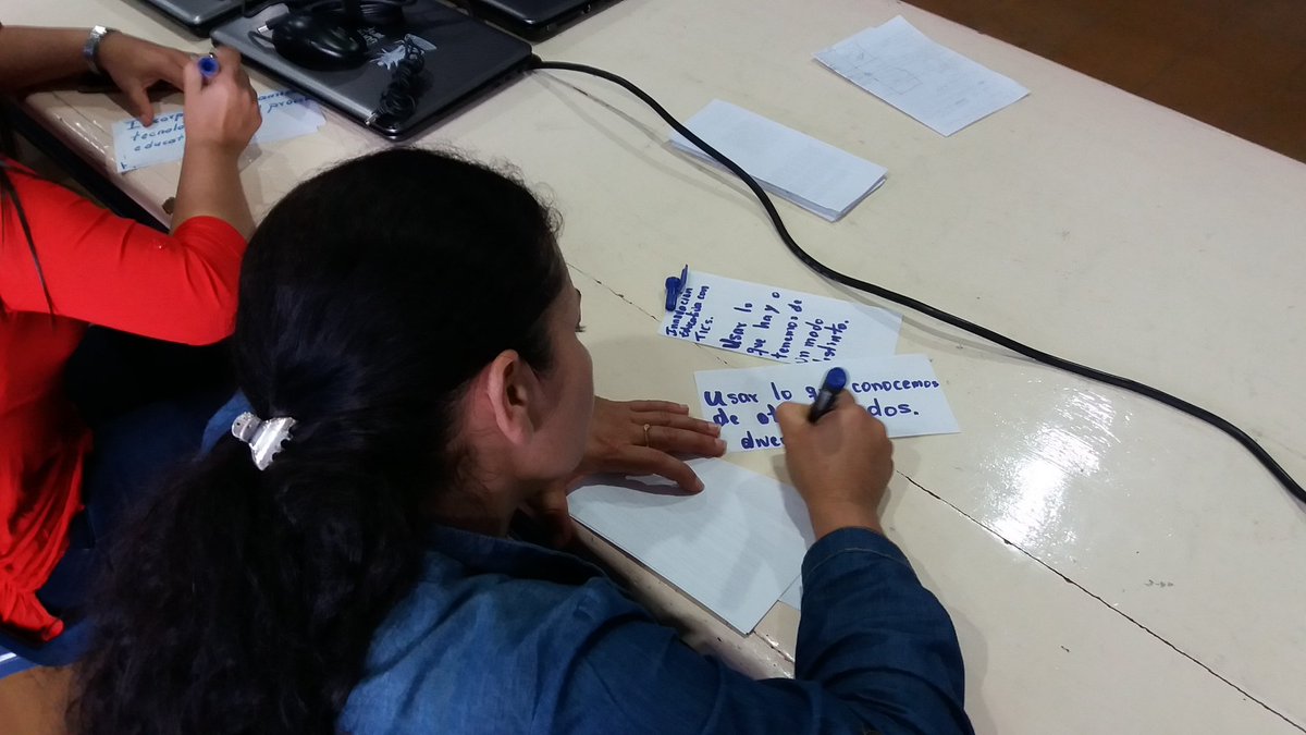 ieRed's tweet image. Docentes de Colegios de @PopayanCO comparten experiencias pedagogicas con TIC que involucran trabajo colaborativo, aprendizaje por proyectos, gamificacion (principios de #ChildProgramming) y enfoque STEM. Proyecto #ColaboraSTEM de #IDIS e @ieRed