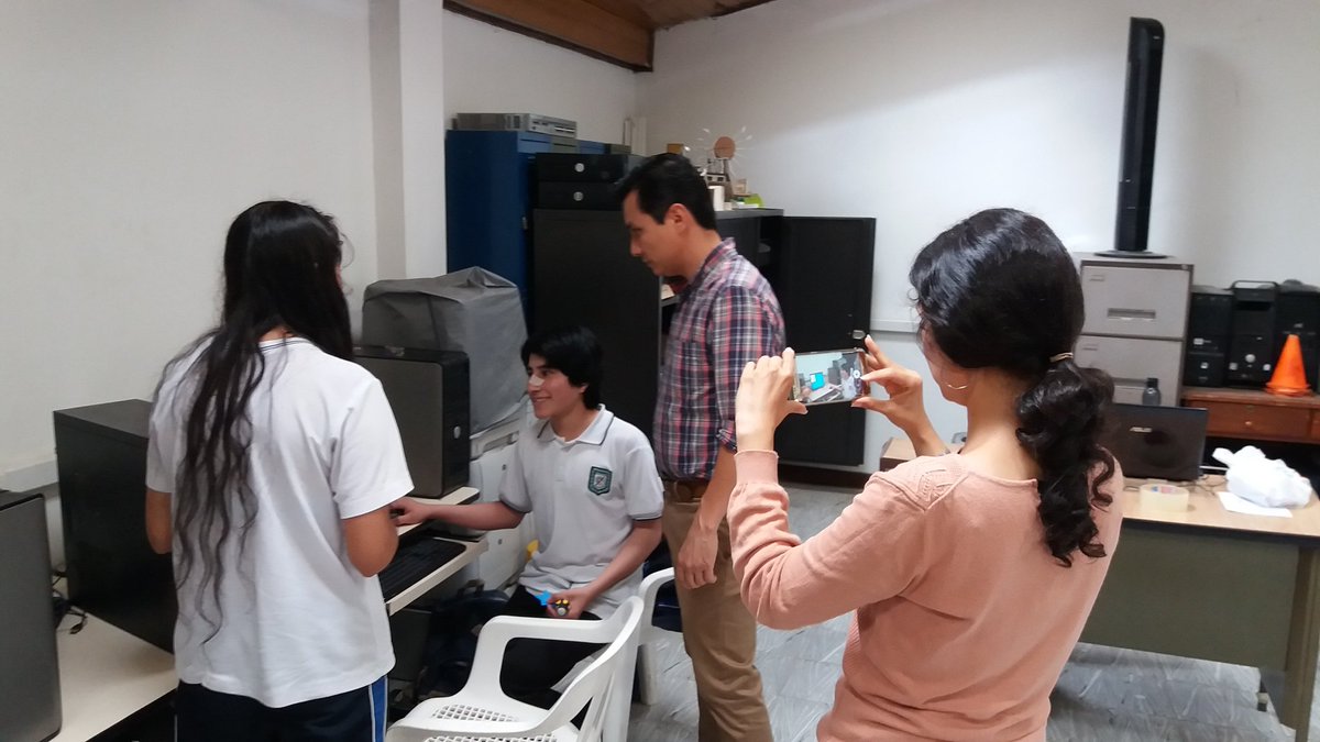 ieRed's tweet image. Johan Rengifo, docente del Técnico Industrial de @PopayanCO, diseña evaluación con los principios de #ChildProgramming: Trabajo Colaborarivo, Gamificación, Desarrollo por Prototipos. Gracias al acompañamiento de @AngelaJMI en Proyecto #ColaboraSTEM de #IDIS e @ieRed