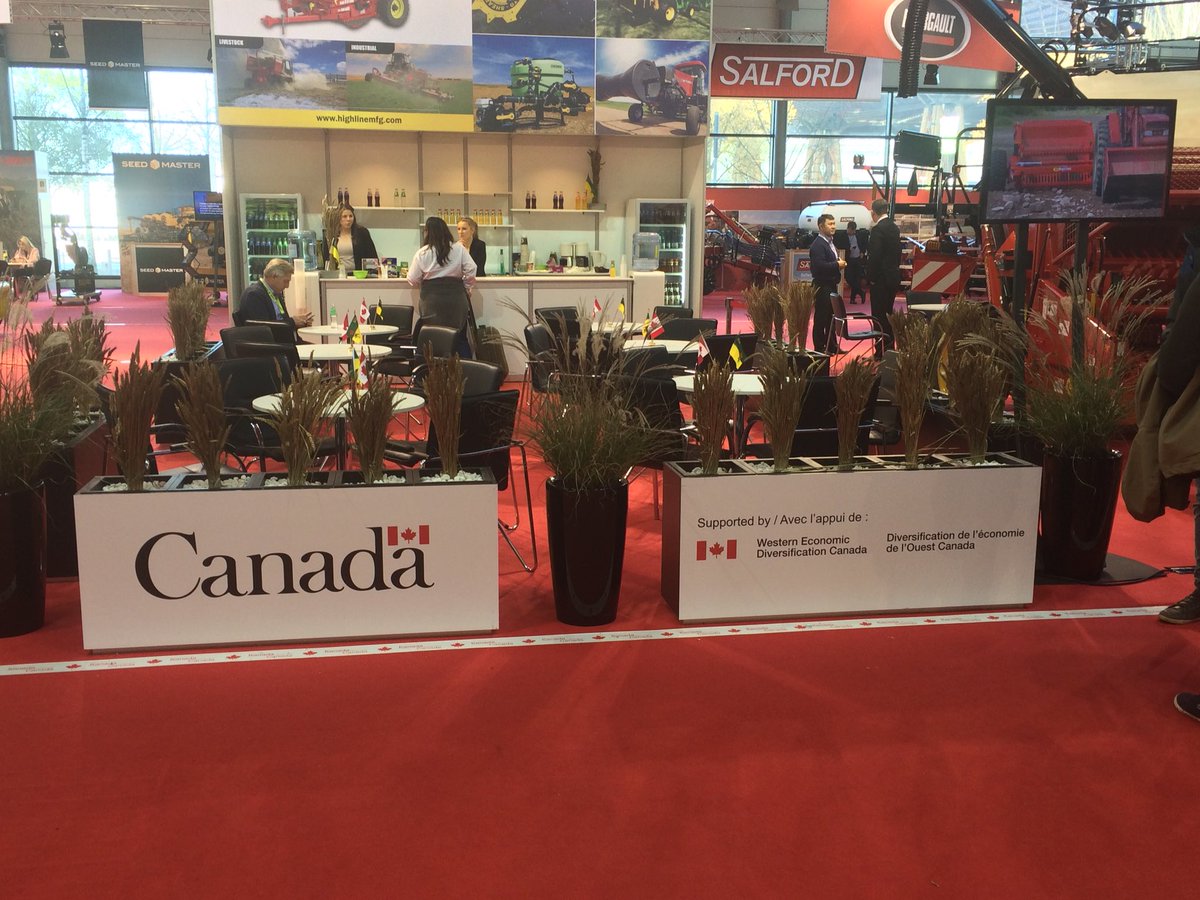 debwattsflorida's tweet photo. Good to see you Canada at #Agritechnica2017 https://t.co/2W6Wh3rfce