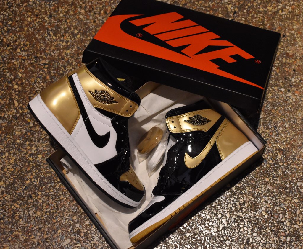 bwssam's tweet photo. @DJFolk Yeah JB gifted my guy Marco and his store with them for his 10th Anniversary 🔥👌🏼 Such a Dope pair https://t.co/ORkZsJXwwo