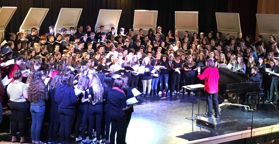 Thames Valley DSB (@tvdsb) on Twitter photo Last night, high schools from across Thames Valley came together to perform a special concert celebrating Canada. 🇨🇦 Learn more: goo.gl/gLUfUH
(📸: <a href="/Mich_Rees/">Michelle Rees</a>) Last night, high schools from across Thames Valley came together to perform a special concert celebrating Canada. 🇨🇦 Learn more: goo.gl/gLUfUH
(📸: <a href="/Mich_Rees/">Michelle Rees</a>)