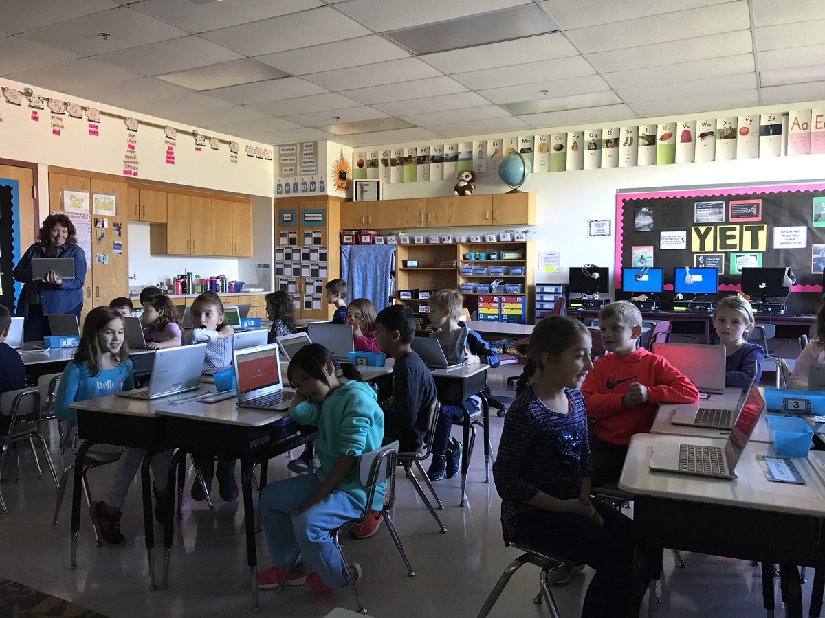 MrsFehlinger's tweet image. Still enjoying #Grafenway fun! @GetKahoot game was a blast! Thanks for all the videos @victoriajcoe! We will miss your inspiring messages! #Gra17 #weshappiness