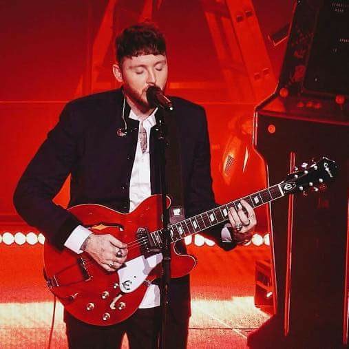 Sitti28647983's tweet photo. Perfect posture&amp;gesture of an artist thatshould be proud of👊🏼
I vote @JamesArthur23 for New Artist Of The Year #AMAs https://t.co/w20QpGSly1