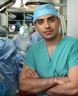 Congratulations to <a href="/allaf_mo/">Mohamad Allaf</a> and <a href="/hopkinssurgery/">Hopkins Surgery</a> for completing the 10,000th robotic case at <a href="/HopkinsMedicine/">Johns Hopkins Medicine</a> !!! #robotsurgery #robotics