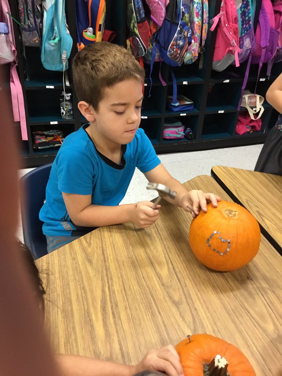 TippsTeaching's tweet photo. Doing what carpenters do...except for the pumpkins. #CarawayAcademy @Mandysueteach @CarawayMaestro https://t.co/IkoWD337Zk