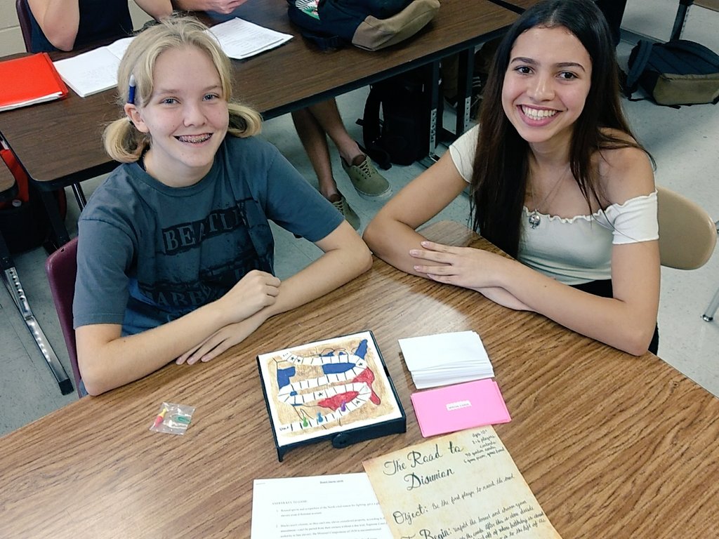 @NISDMarshall #APUSH Ss @priincessnora_ & @_Alo4444_ created a game called The Road to Disunion for their unit review! #empoweredstudents 💪🐏