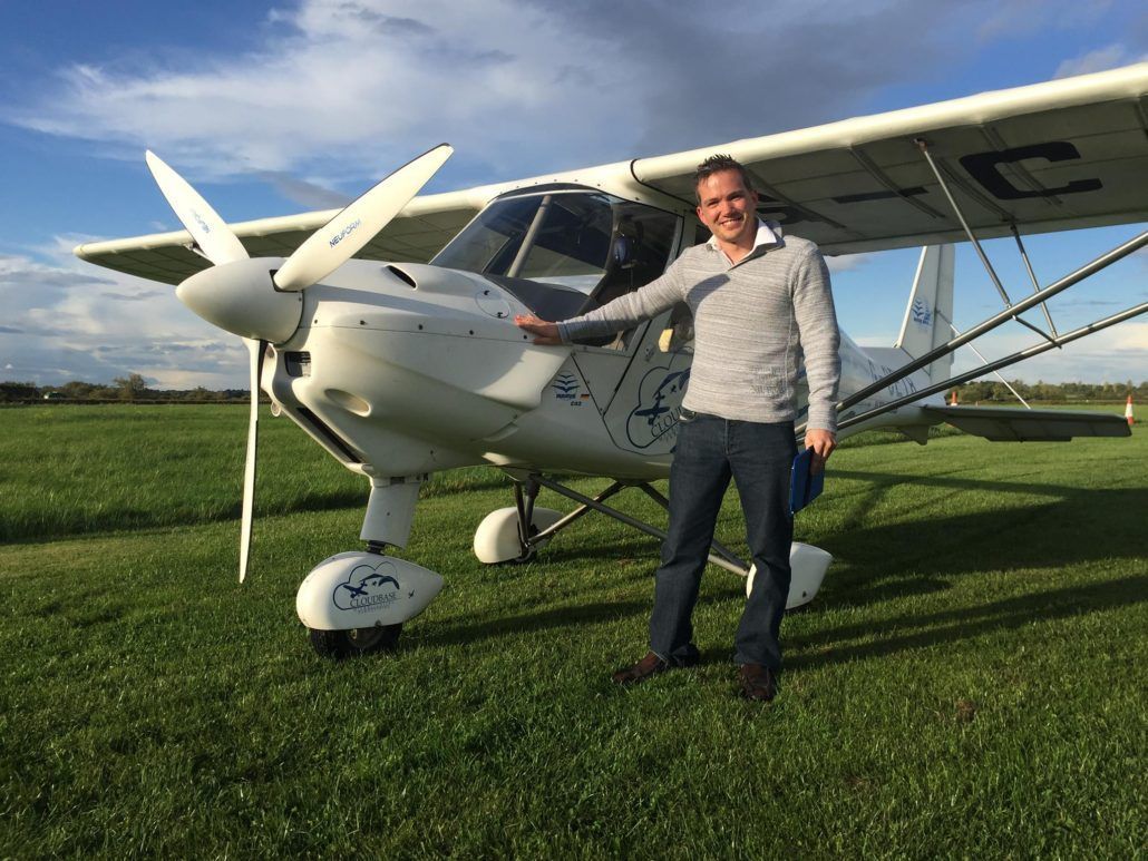 CloudbaseAir's tweet photo. We love teaching folk to fly.  https://t.co/z4VanR1Qtf #learntofly #christmas #giftvoucher https://t.co/6kHSevbl45