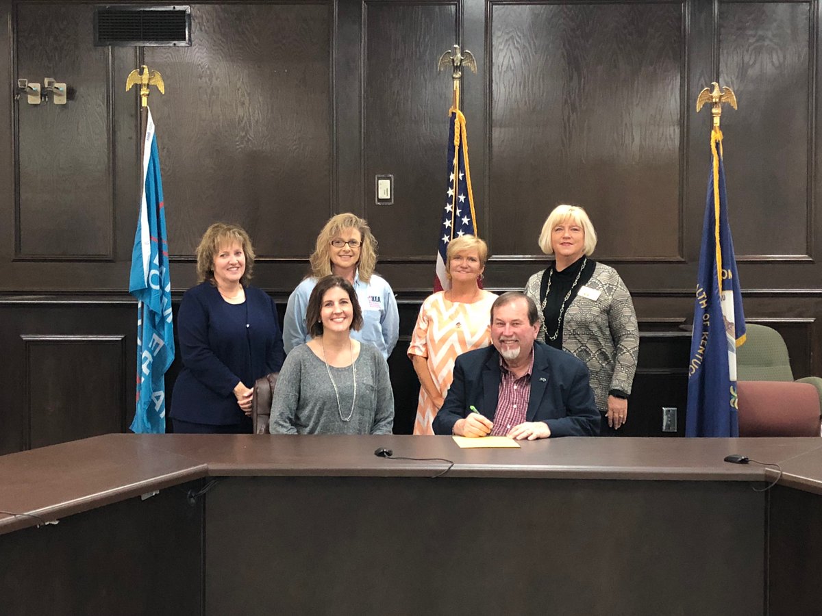 RCKYGOV's tweet photo. Yesterday, Judge Gary D. Robertson signed a proclamation declaring November 13-17, 2017, as American Education Week in Russell County. https://t.co/fKWAWgT9WE